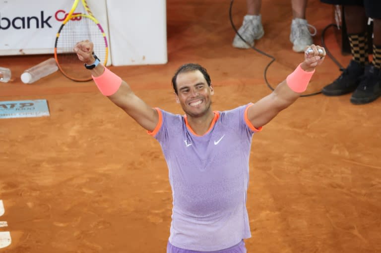 L'Espagnol Rafael Nadal célèbre sa victoire au 2e tour du Masters 1000 de Madrid contre l'Australien Alex De Minaur, à la Caja Magica de Madrid le 27 avril 2024. (Thomas COEX)