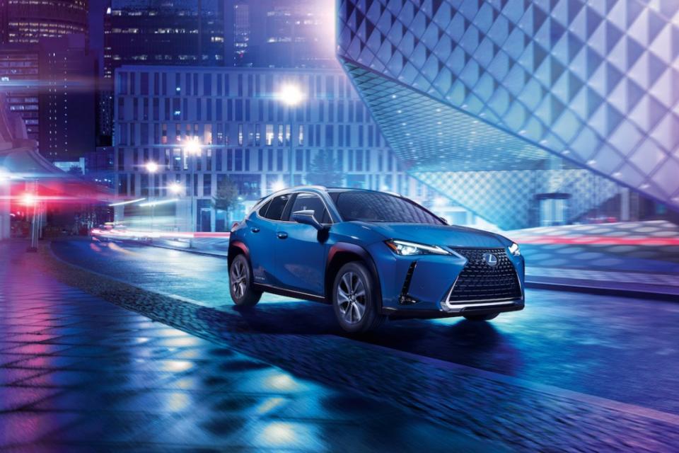 2019-400km-lexus-ux300e