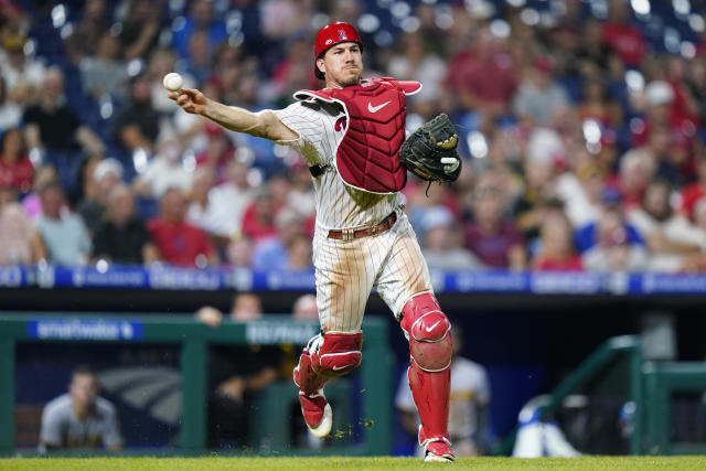 Oneil Cruz bat nearly hits fan, who gets Bryce Harper jersey