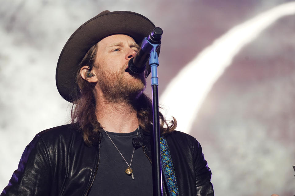 Wesley Schultz de The Lumineers durante su concierto en el festival Corona Capital en la Ciudad de México, el domingo 19 de noviembre de 2023. (Foto AP/Aurea Del Rosario)