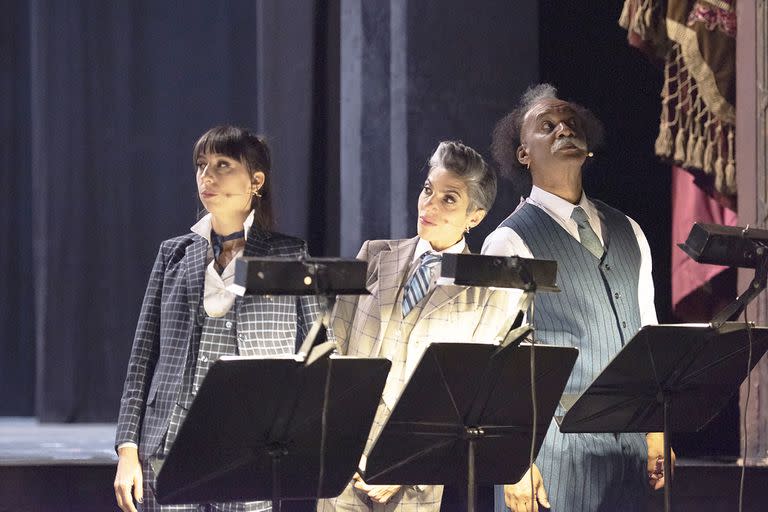 Maricel Álvarez, Analía Couceyro e Iván García, los narradores de Einstein on the beach.