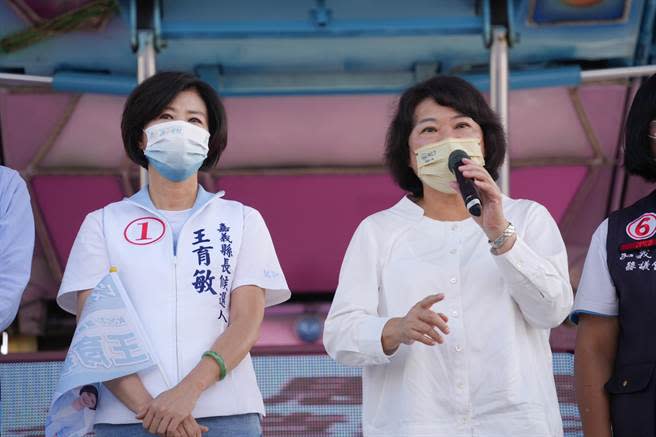 國民黨嘉義縣長候選人王育敏13日與勇媽嘉義市長黃敏惠同框。（王育敏團隊提供／廖素慧嘉縣傳真）