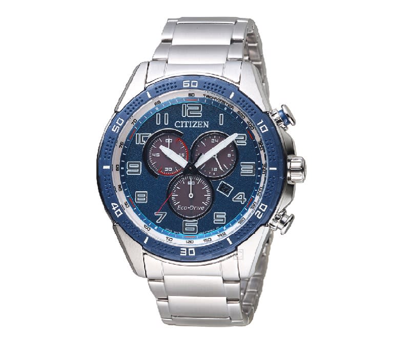 ▲CITIZEN 極速賽車光動能手錶AT2440-51L，具備計時碼錶功能。（圖片來源：Yahoo購物中心）