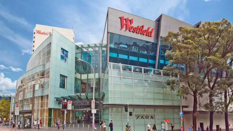 ▲澳洲雪梨的Westfield Bondi Junction商場，13日下午驚傳襲擊事件，已緊急疏散顧客、警察到場戒備。（圖／翻攝自澳洲abc news）