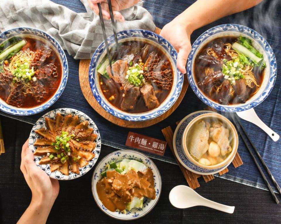 太陽跟SOMI 先前在名店「牛肉麵．雞湯」用餐。