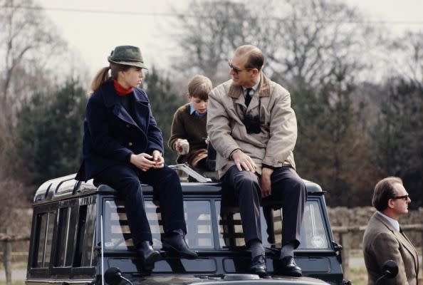 40  Times Famous Dads Looked Cool As Hell Hanging Out With Their Kids