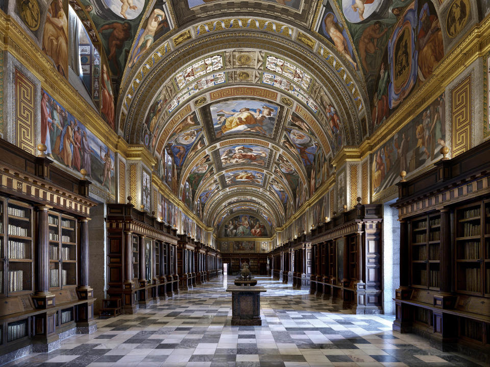 Photographer travels the globe documenting the world’s most beautiful libraries