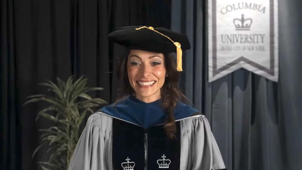 billie graduates from grad school on sex/life season 2