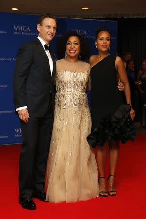 Actor Tony Goldwyn, television producer Shonda Rhimes and actress Kerry Washington (R) arrive on the red carpet for the annual White House Correspondents Association Dinner in Washington, U.S., April 30, 2016. REUTERS/Jonathan Ernst