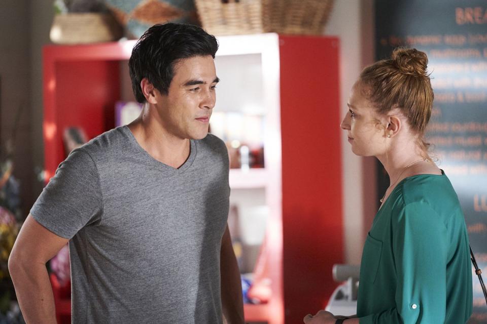 justin morgan talks to simone bedford in home and away