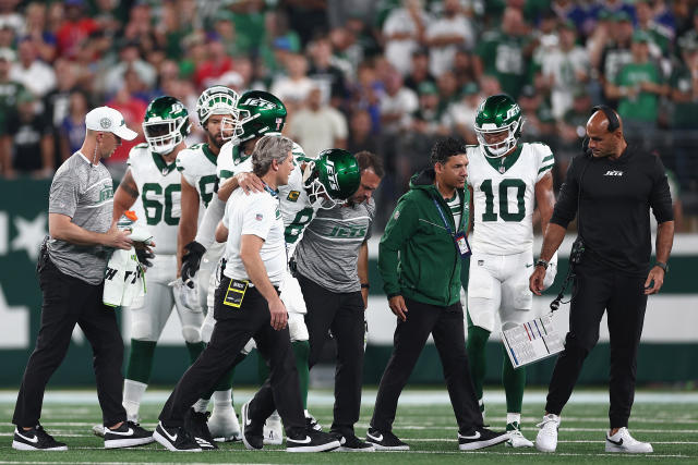 Aaron Rodgers Suffers Ankle Injury in New York Jets Debut