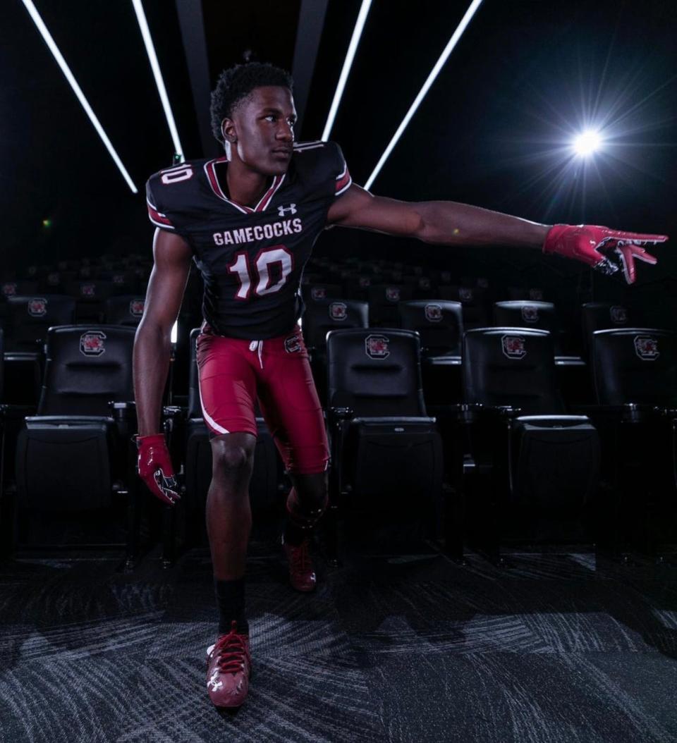 Chambers High School edge rusher James Pearce, pictured on an unofficial visit to South Carolina in June, has quickly become the top uncommitted senior prospect in North Carolina. Entering this week's early signing period, Pearce ranks as a four-star 2022 recruit and the No. 22 pass rusher in the nation, per 247Sports.