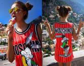 <p>Model Josephine Shriver macht es vor: Aus Trikot wird kurzes Kleid. Einfach ein XXL-Shirt wählen, Ärmel abschneiden oder umkrempeln und ab damit zum Public Viewing. Wer mag, kann noch einen farblich passenden Gürtel um die Taille schlingen. (Instagram / <a rel="nofollow noopener" href="https://www.instagram.com/josephineskriver/" target="_blank" data-ylk="slk:josephineskriver;elm:context_link;itc:0;sec:content-canvas" class="link ">josephineskriver</a>)</p>