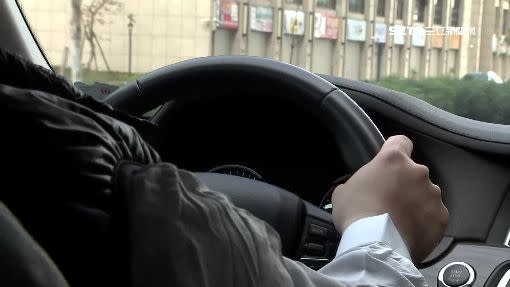 男網友在台中開車時不小心按了喇叭。（示意圖／資料照）