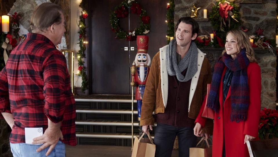 Lindsay Merrithew, Kevin McGarry, Kayla Wallace, My Grown-Up Christmas List, 2022