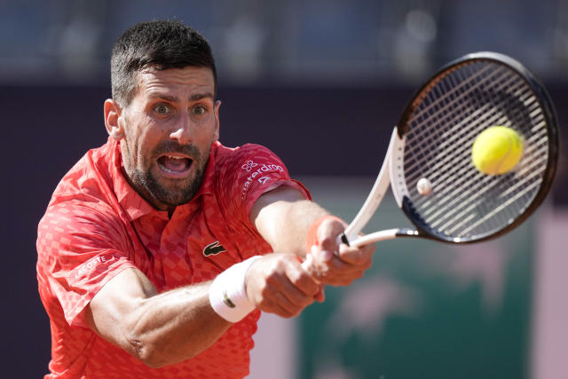 Djokovic tested by Etcheverry in opening Italian Open win; Swiatek cruises