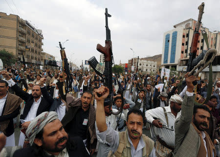 Followers of the Houthi movement shout slogans during an anti-Israeli rally to show solidarity with Al-Aqsa mosque, in Sanaa, Yemen July 21, 2017. REUTERS/Khaled Abdullah