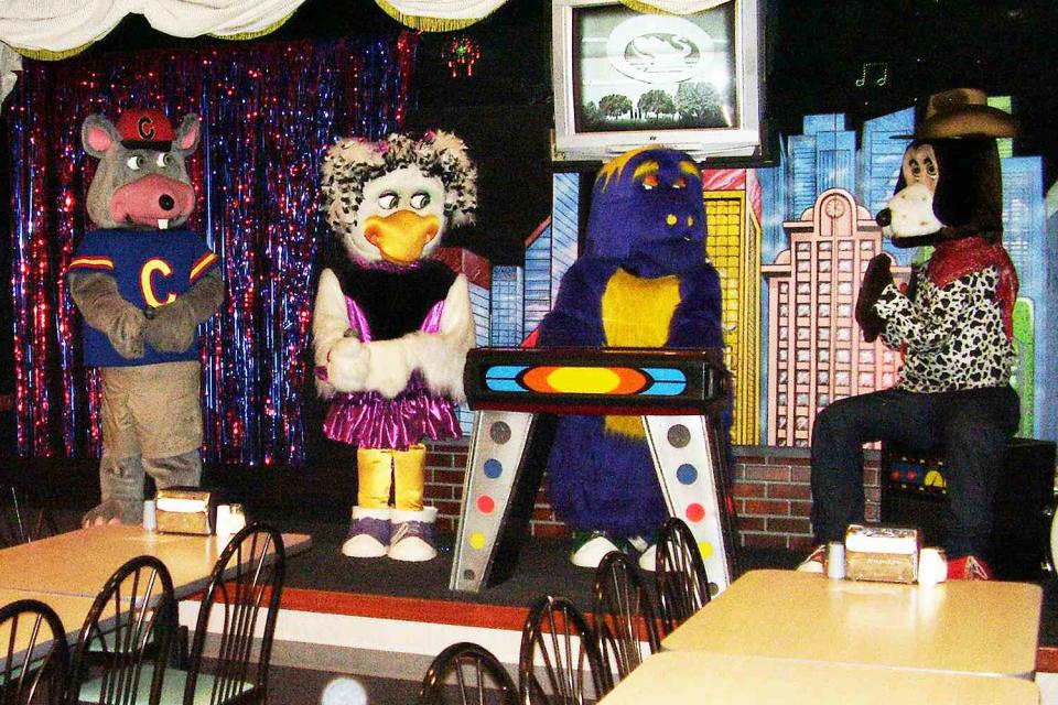 <p>CEC Entertainment</p> Chuck E. Cheese