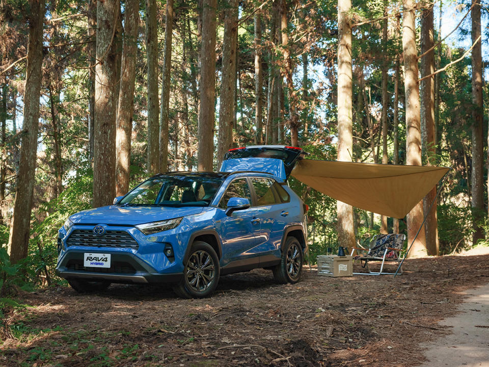 TOYOTA RAV4象徵的是一種專屬家庭的愉悅旅程，能夠帶著摯愛的家人上山下海任意遨遊，是再幸福不過的事。