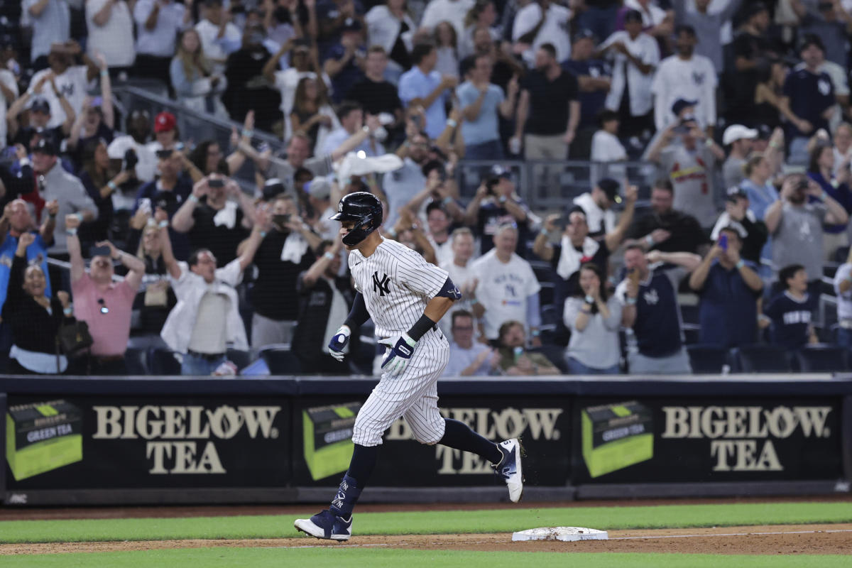 As New York Yankees Slugger Aaron Judge Chases Home Run Record, Some Fans  Howl At Apple Streaming Exclusive – Deadline