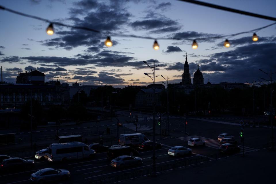 Blackout in Kharkiv, Ukraine, on April 21, 2024. At night, Kharkiv street lighting is absent as the Russian forces severely damaged the Kharkiv power infrastructure in March 2024. (Serhii Korovayny/The Kyiv Independent)