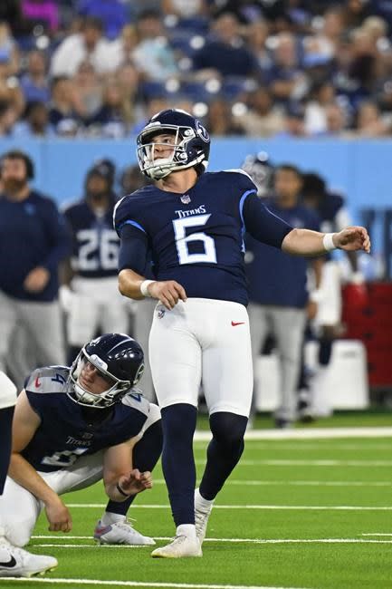 Randy Bullock: Tennessee Titans kicker in photos