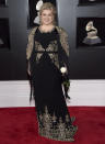 <p>Ganz die Lady: Kelly Clarkson verpackte sich in diese elegante, aber ein wenig einfallslose Robe von Christian Siriano. (Bild: AP) </p>