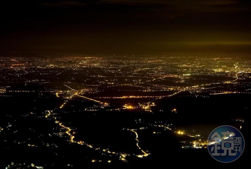 龍興宮觀景平台，也是欣賞雲嘉平原夜景的好去處。