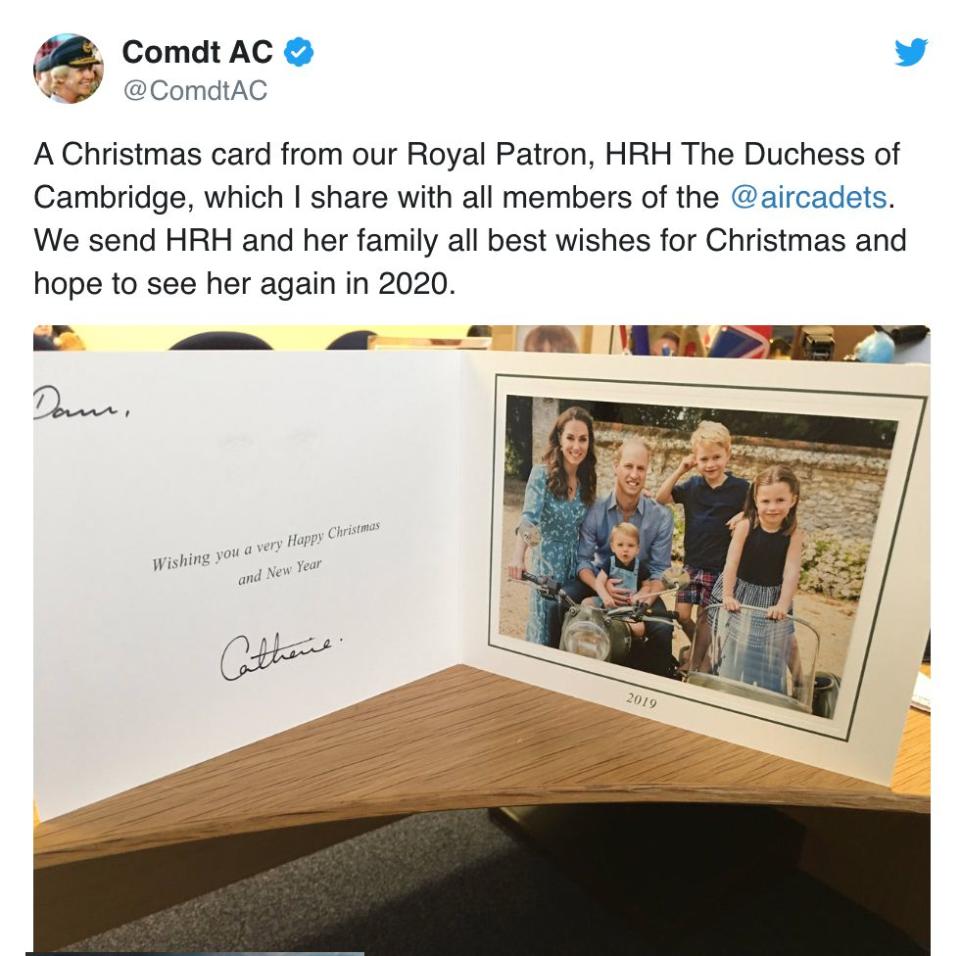 A look at the Christmas card, which has since been deleted.&nbsp; (Photo: HuffPost/Twitter)