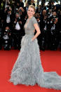 <p>Con un vestido de plumas firmado por Elie Saab, así llegó Naomi Watts a la <em>premiere</em> de ‘La tête haute’. ¡Sobresaliente! (Foto: Pascal Le Segretain / Getty Images). </p>