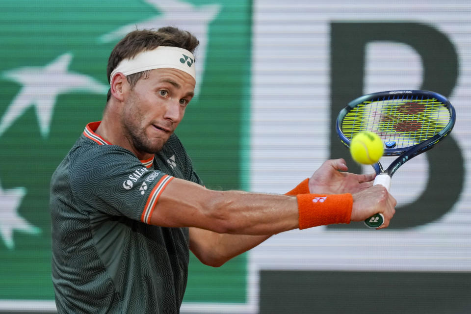 Norway's Casper Ruud plays a shot against Germany's Alexander Zverev during their semifinal match of the French Open tennis tournament at the Roland Garros stadium in Paris, Friday, June 7, 2024. (AP Photo/Thibault Camus)