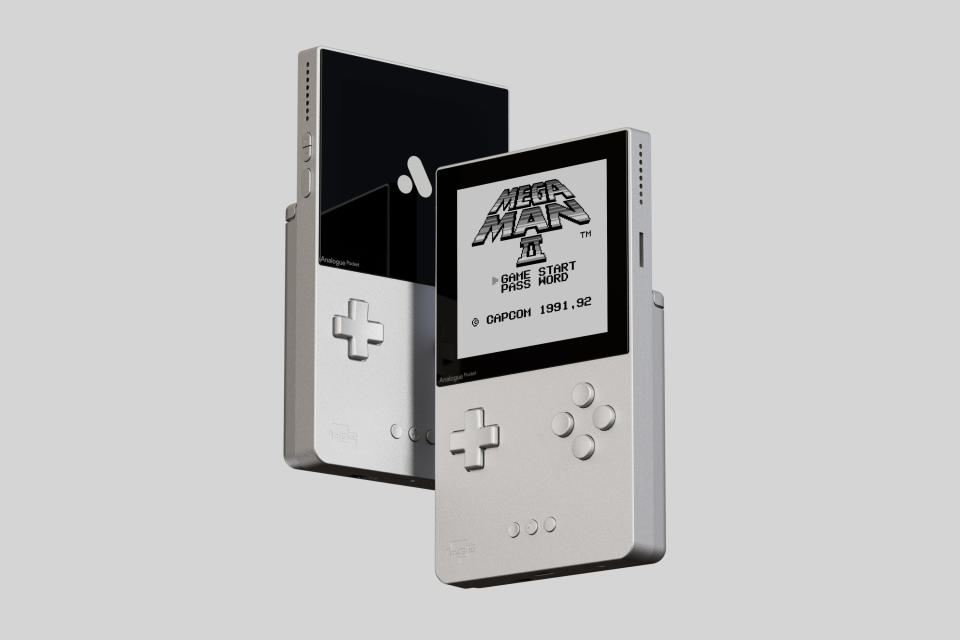 <p>Analogue Pocket Classic Limited Edition in silver.</p>
