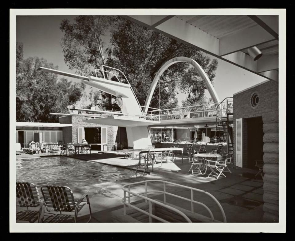 <p>According to 1952 article in the Los Angeles<em> Times, </em>Williams's plan for the hotel was lavish indoors and out, with cabanas, sun decks, a new pool area. It attracted high society, from presidents to Hollywood stars, for years. </p>
