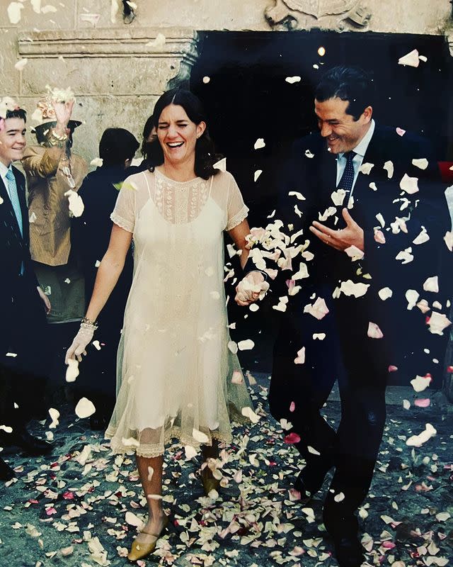 <p>La jurado de 'MasterChef' ha querido <strong>c</strong><strong>elebrar su 20 aniversio de boda con su marido, Pedro Aznar,</strong> más conocido como Peru, compartiendo una imagen de su enlace. "A por otros 20!", escribió la chef. ¡Que así sea!<br></p><p><a href="https://www.instagram.com/p/Cc3sdHuq1IF/" rel="nofollow noopener" target="_blank" data-ylk="slk:See the original post on Instagram" class="link ">See the original post on Instagram</a></p>