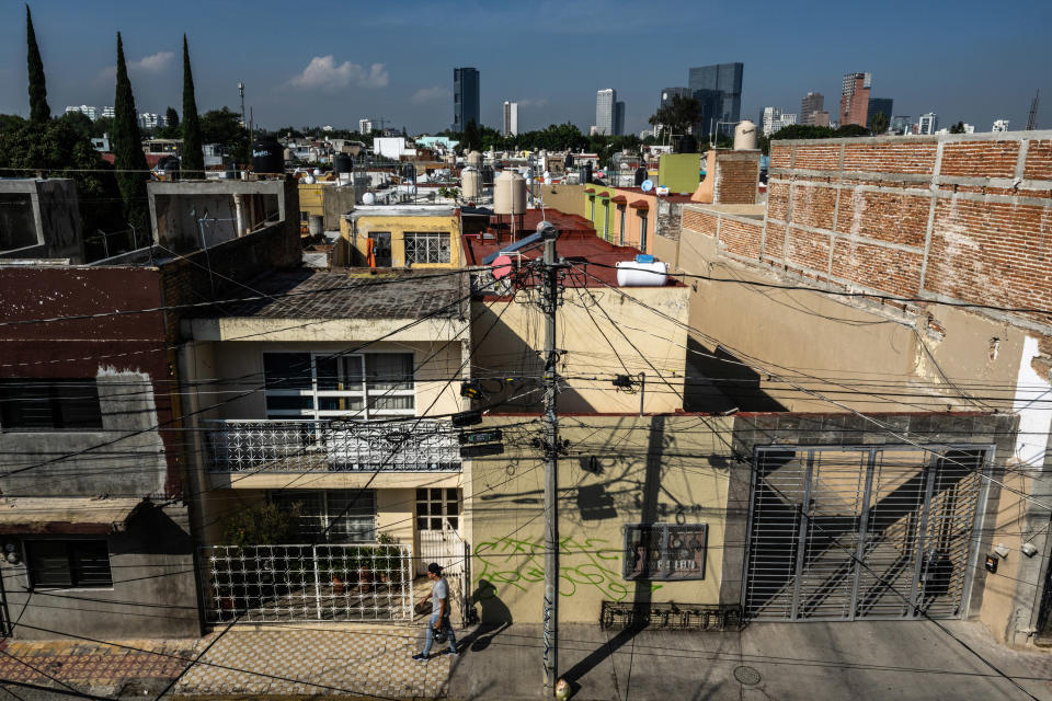 Las operaciones de Lazzar en Guadalajara se realizan en varias ubicaciones en vecindarios sin mucha actividad. (Bryan Denton/The New York Times)