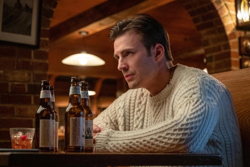 Chris Evans wearing sweaters in  Knives Out 