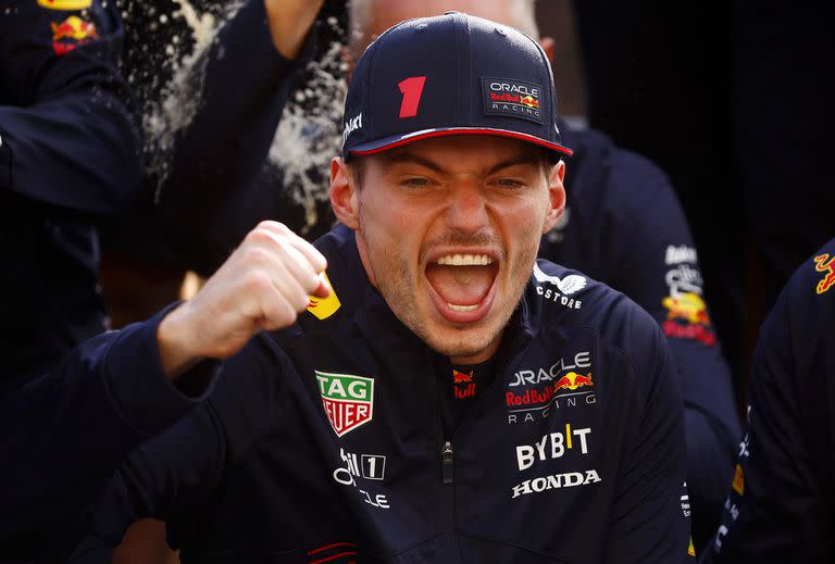 Max Verstappen arrasa en la Fórmula 1: al salir segundo en la carrera sprint en el Gran Premio de Qatar, se coronó tricampeón de Fórmula 1 a los 26 años.