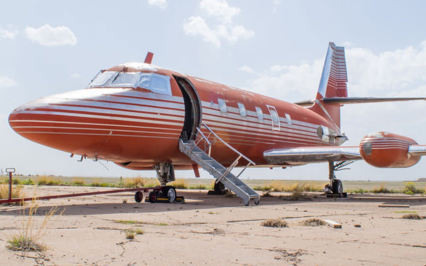 The 1962 Lockheed Jetstar jet has been privately owned for more than 35 years - Liveauctioneers.com