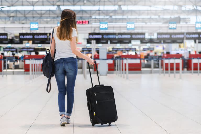 Para evitar retrasos, algunos pasajeros optan por viajar solo con un carry on y evitar así la facturación del equipaje y su posterior espera