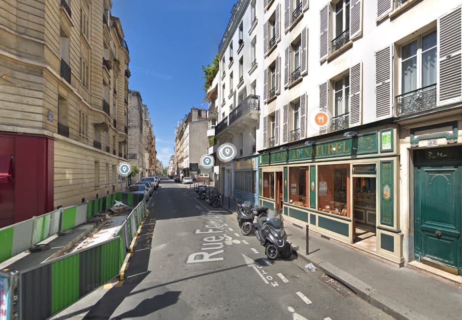 C'est au 42 rue Fondary, dans le XVe arrondissement de Paris, que le drame s'est produit.  - Capture Google Street View