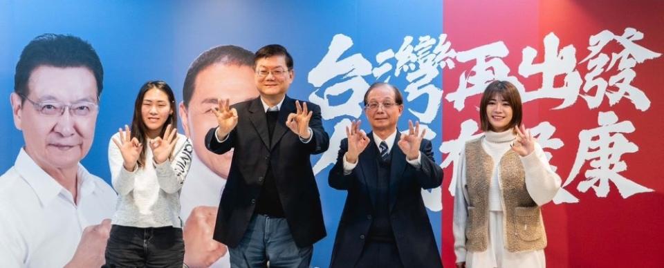 《圖說》國民黨總統候選人<a class="link " href="https://tw.news.yahoo.com/tag/侯友宜" data-i13n="sec:content-canvas;subsec:anchor_text;elm:context_link" data-ylk="slk:侯友宜;sec:content-canvas;subsec:anchor_text;elm:context_link;itc:0">侯友宜</a>競選辦公室今日發布各界推薦侯康影片，呼籲大家一起「挺3而出，眾志成城」，全力挺侯康。〈侯辦提供〉