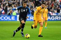 On joue la 30e minute au Stade de France et la Moldavie mène toujours 1-0 ! Les Bleus dominent mais n'arrivent pas à faire la différence face à des adversaires bien regroupés, solidaires et généreux. (crédit AFP)