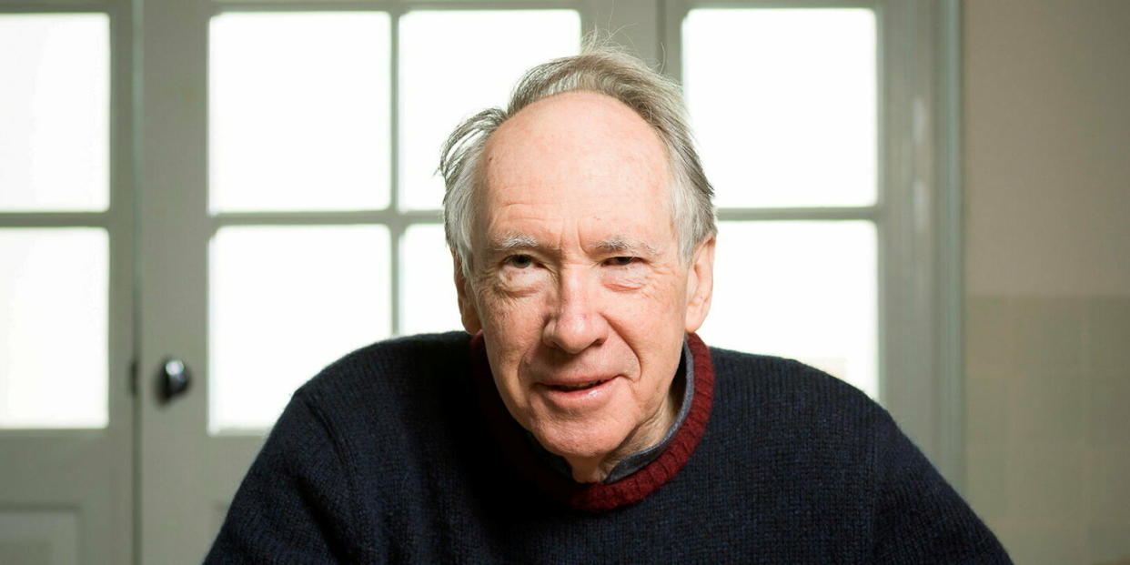  Ian McEwan dans la peau de Roland, (anti) héros de ses « Leçons », qui déroulent l’histoire d’un homme sans qualités. - Credit:©Merlijn Doomernik/lumen/opale.photo