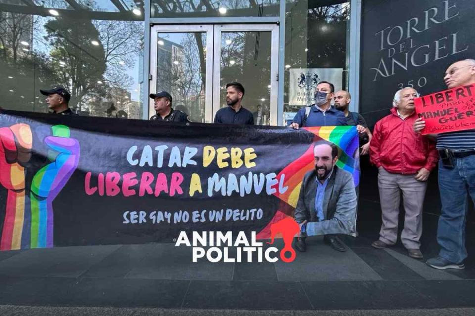 Activistas y familiares protestaron por la liberación de Manuel Guerrero, un mexicano encarcelado en Qatar por su orientación sexual. (Foto: Marcela Nochebuena)