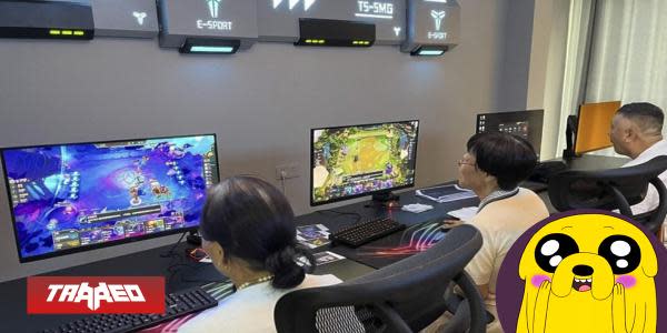 Asilos gamers les enseñan a jugar videojuegos a abuelitos para fortalecer los lazos con sus nietos