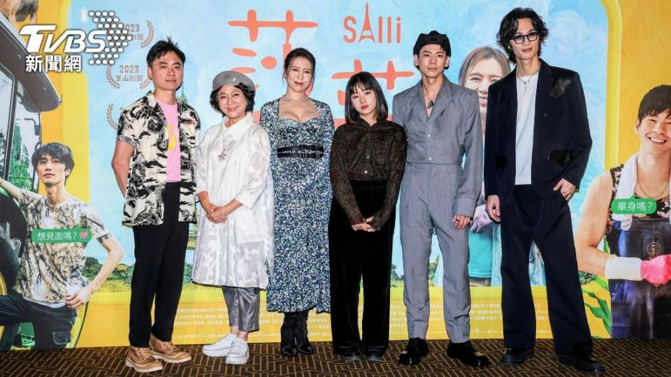 左起導演練建宏、楊麗音、劉品言、湯詠絮、林柏宏、李英宏。（圖／趙世平攝）