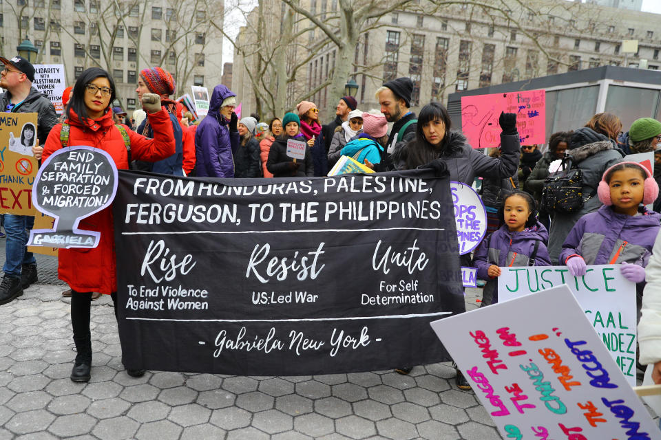 Faith Wellington and her daughters participate at the Women’s Unity Rally hosted by a chapter of Women’s March Inc. on Jan. 19, 2019, at Foley Square, New York City. (Photo: Gordon Donovan/Yahoo News)