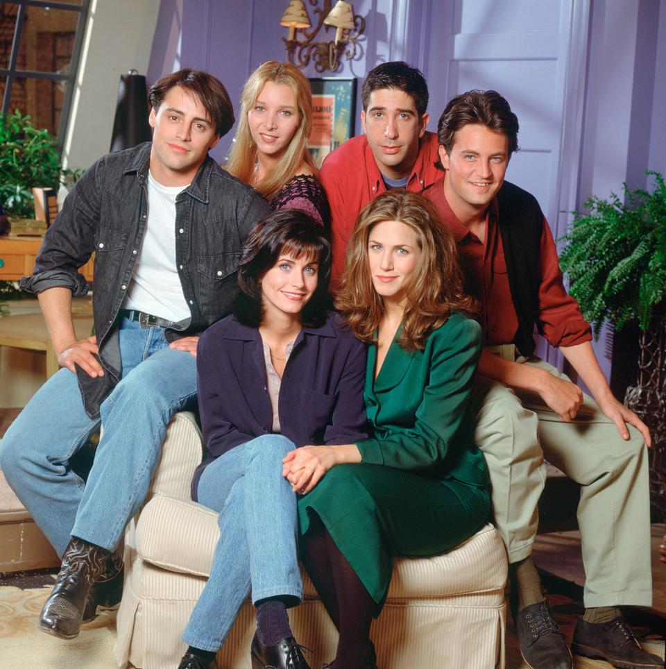 Actors clockwise from bottom left, Courteney Cox as 'Monica Geller', Matt LeBlanc as 'Joey Tribbiani', Lisa Kudrow as 'Phoebe Buffay', David Schwimmer as 'Ross Geller', Matthew Perry as 'Chandler Bing', Jennifer Aniston as 'Rachel Green' in a 'Friends' group portrait, June 15th 1994.