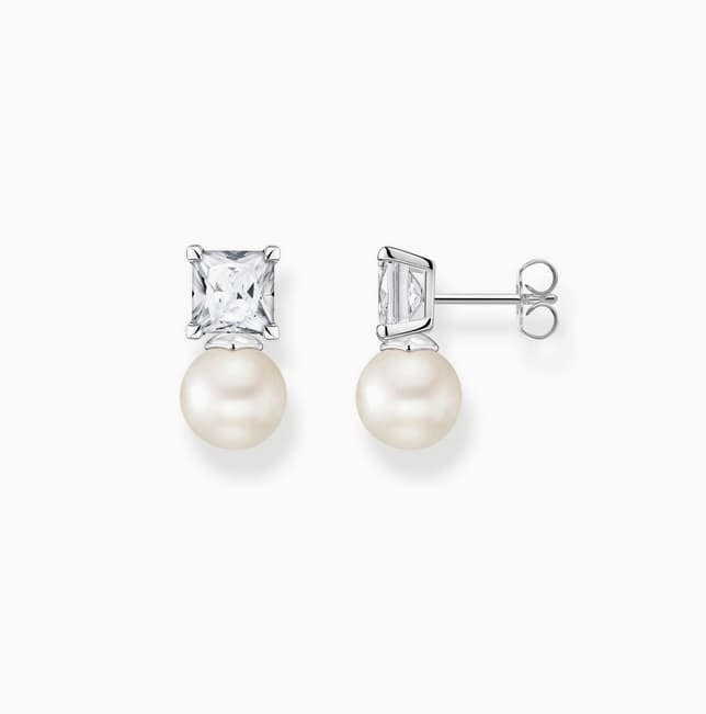 meghan markle queen pearl diamond stud earrings dupes thomas sabo