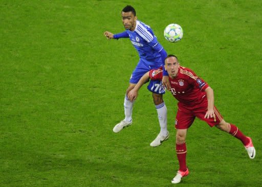 Bayern Munich's midfielder Franck Ribery (R) and Chelsea's defender Jose Bosingwa fight for the ball during the UEFA Champions League final football match at the Fussball Arena stadium in Munich